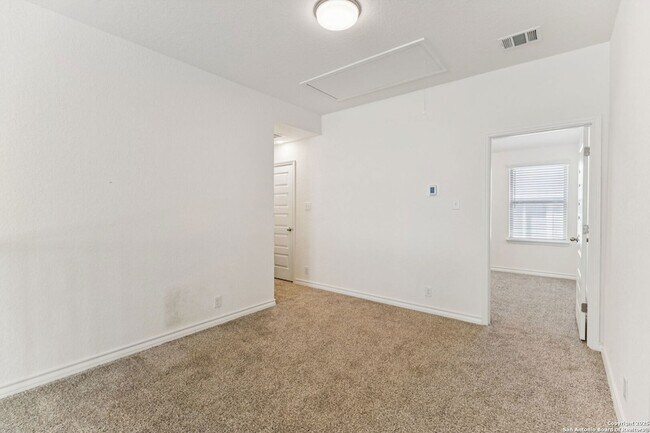 Building Photo - 12142 Buckaroo Ranch