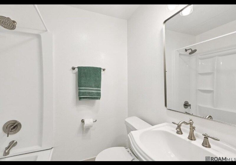 Building Photo - 2854 Yazoo St