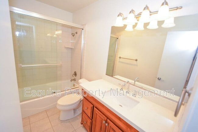 Building Photo - 1189 Ramona Dr