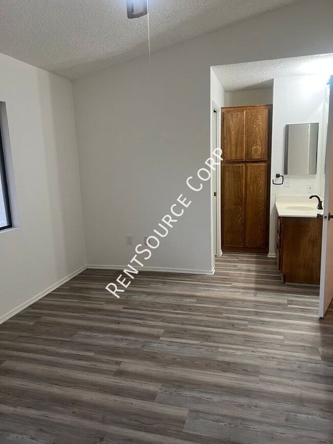 Building Photo - 14229 Winchester Dr