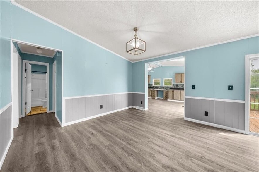 Building Photo - 372 Porter Springs Rd