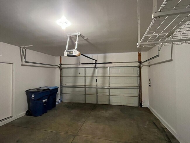 Building Photo - Beautiful home ready for rent