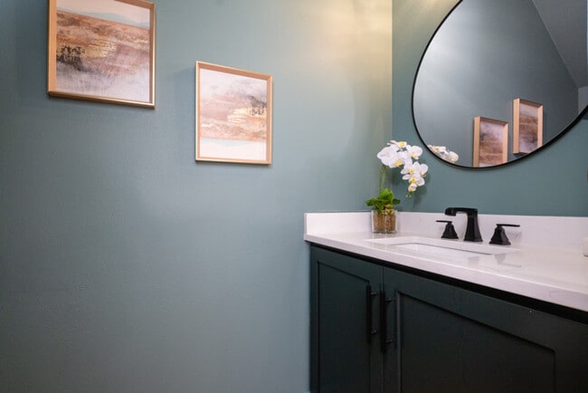 Building Photo - Very nice Newer Construction 3 Bedroom 2.5 Bathroom Townhome in The Heights