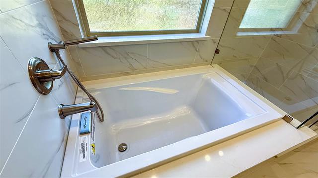 Building Photo - 7921 Decoy Dr