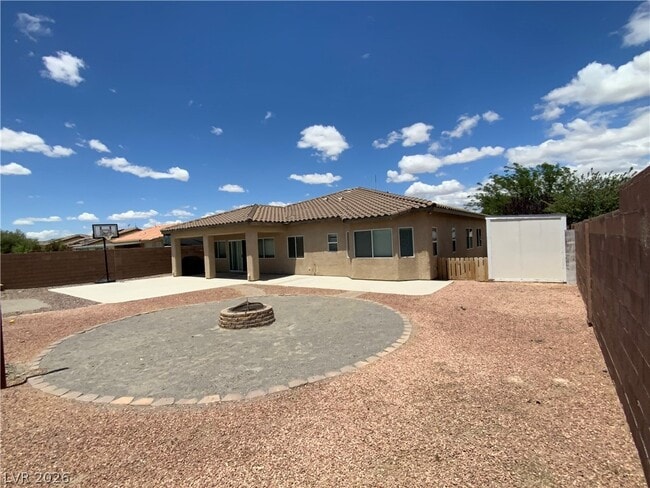 Building Photo - 5819 Badlands Ln