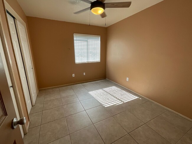 Building Photo - Central Tucson, close to University of Ari...