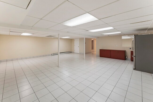 Building Photo - 2226 Shannondale Dr
