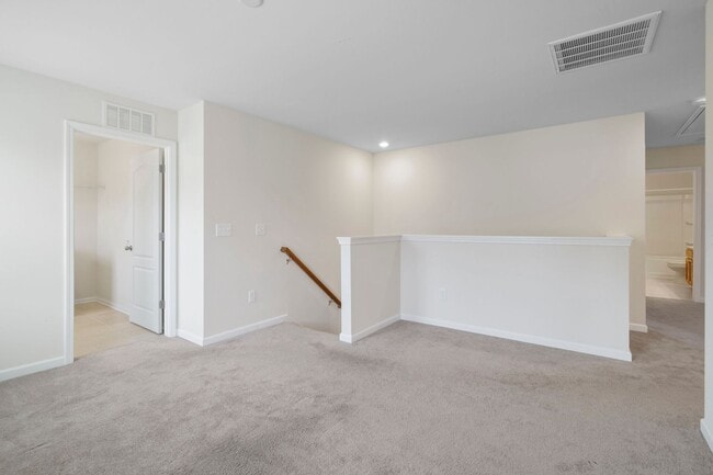 Building Photo - Beautiful spacious Home in Berewick community in Steel Creek Fence in Yard