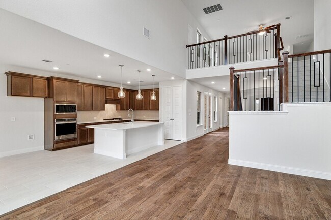 Building Photo - 310 Greystone Ct