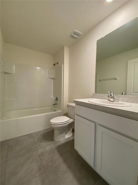 Building Photo - 661 W Twisted Oaks Dr