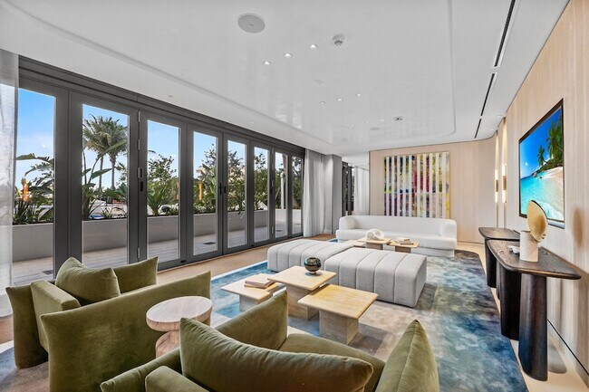 Building Photo - 900 N Ocean Blvd