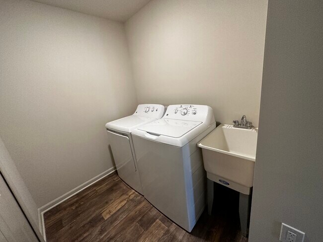 Laundry - 21979 Andover Dr