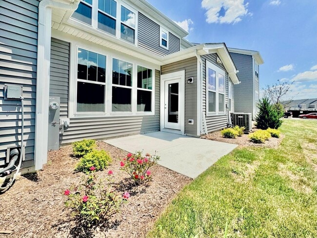 Building Photo - 667 Switchgrass Wy