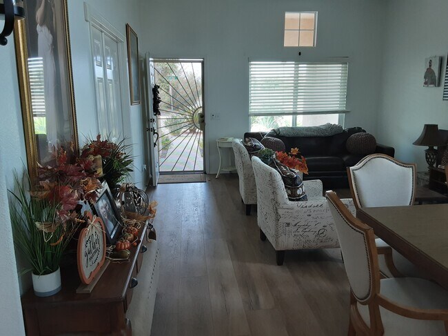 Building Photo - 496 Christina Ct