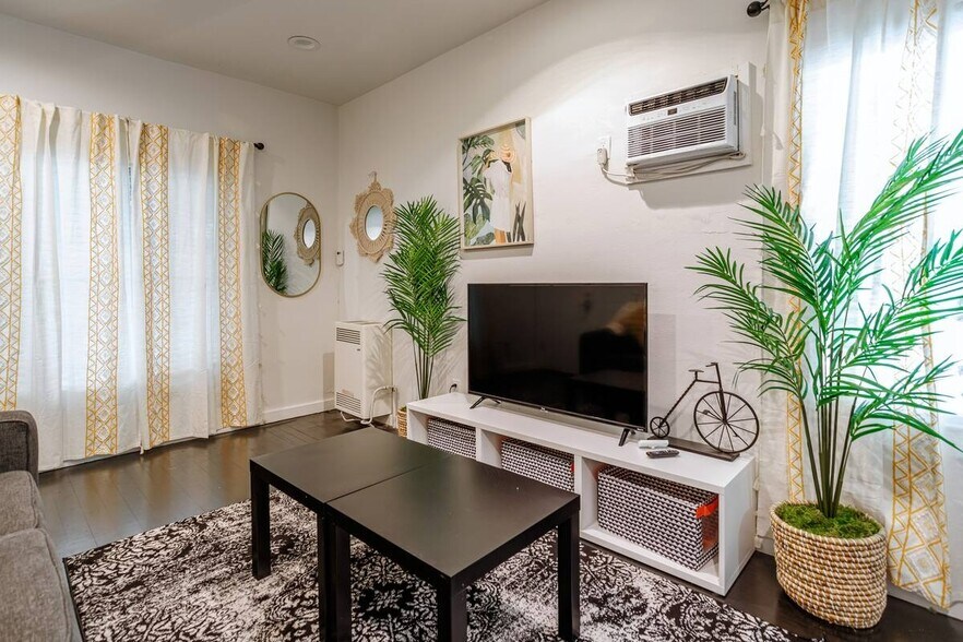 Building Photo - 1806 Washington Way