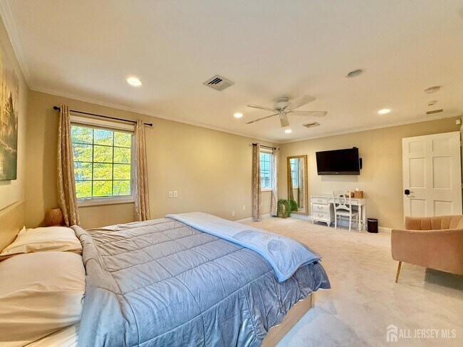 Building Photo - 4 Rebel Run Dr