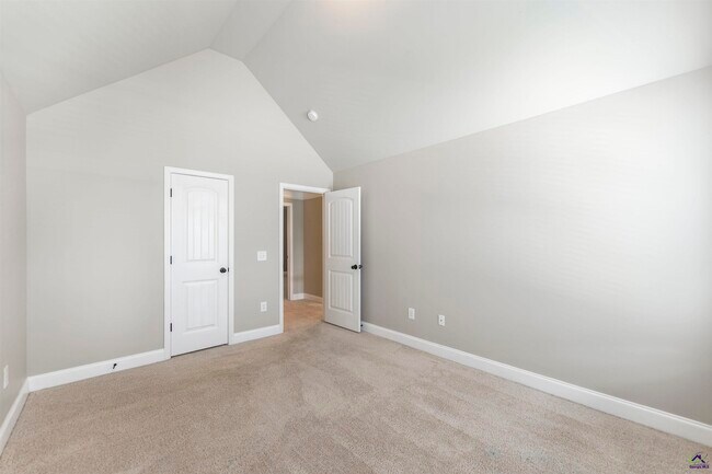 Building Photo - 153 Forestbrooke Way