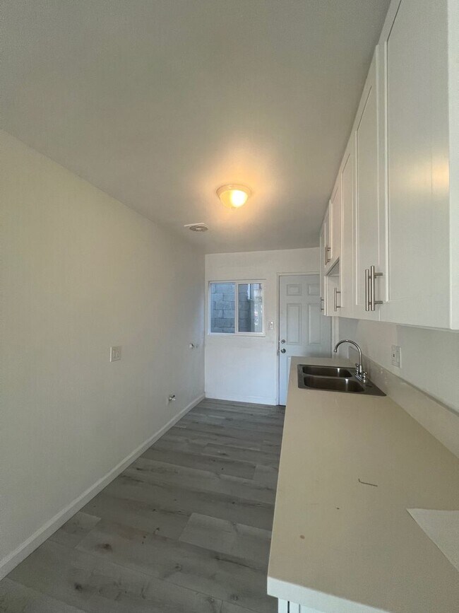 Building Photo - 249 W 65th St