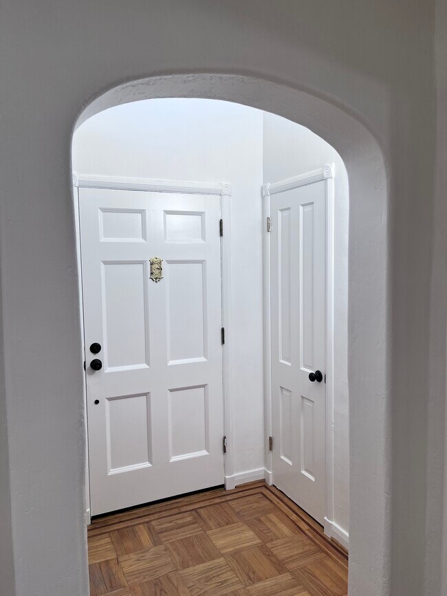 Building Photo - 11563 Hesby St