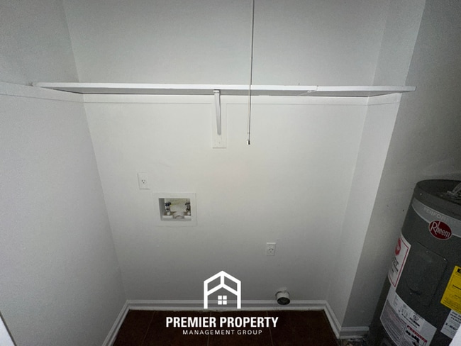 Building Photo - 4915 Blue Wing St