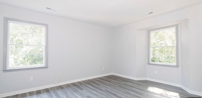 Spacious Primary Bedroom - 1311 Park Glen Dr