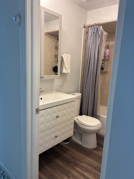 Building Photo - 49 Dukes St