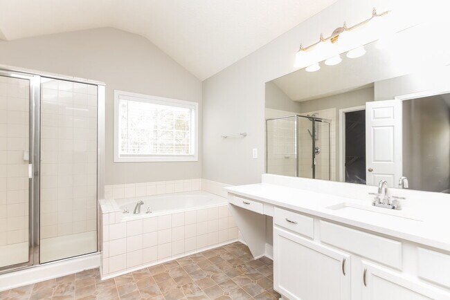 Building Photo - 7038 Hillcrest Chase Ln