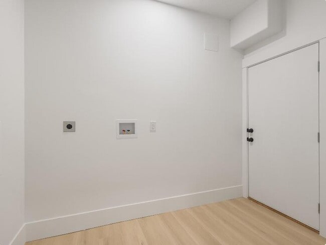 Building Photo - 636 N 1280 E