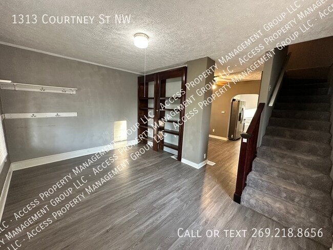 Building Photo - 1313 Courtney St NW