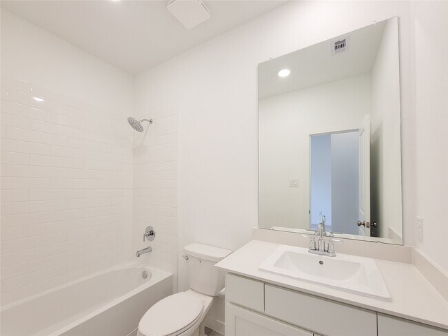 Building Photo - 17850 Aile Pierre Pass