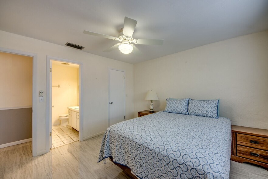 Building Photo - 909 SE 46th Ln