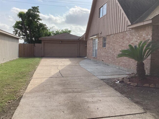 Building Photo - 2031 Millhouse Rd
