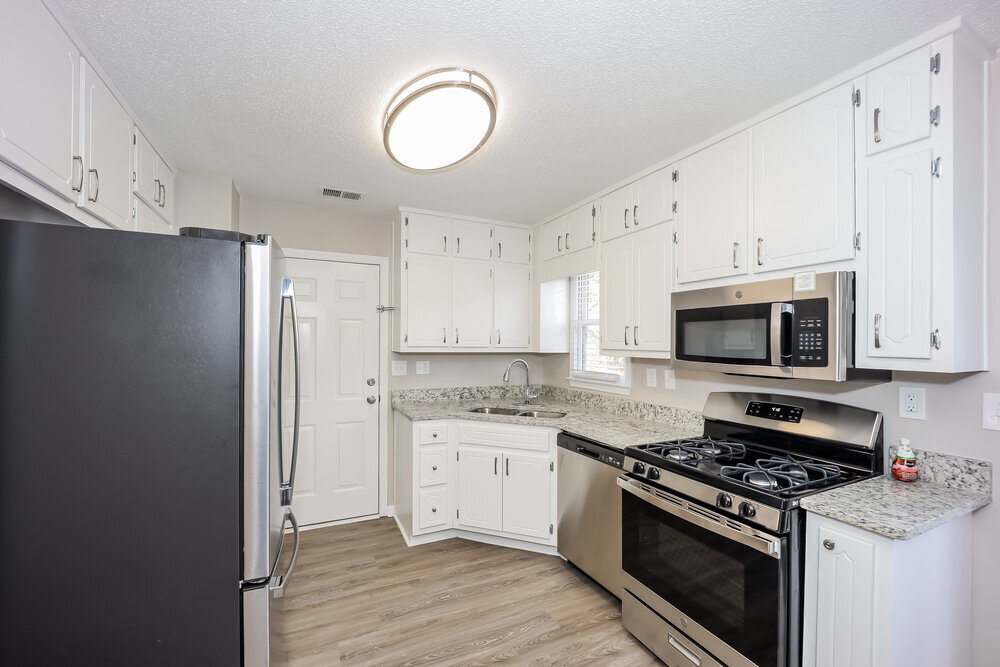 Building Photo - 24 Pine Grove Cir