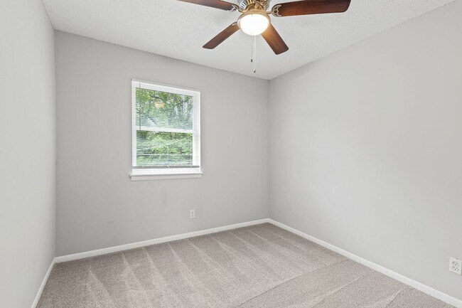 Building Photo - 2444 N 38th St