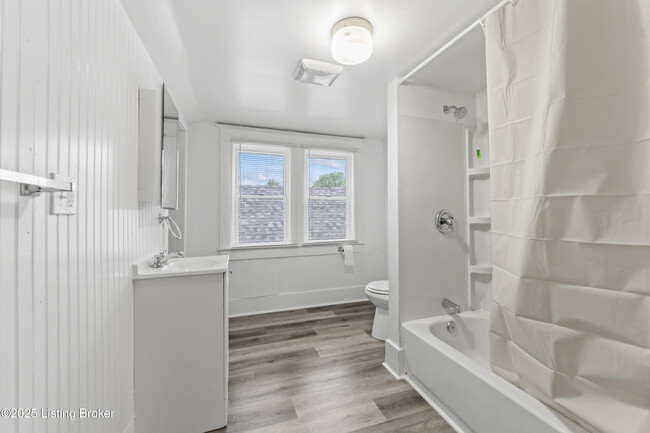 Building Photo - 401 S 38th St