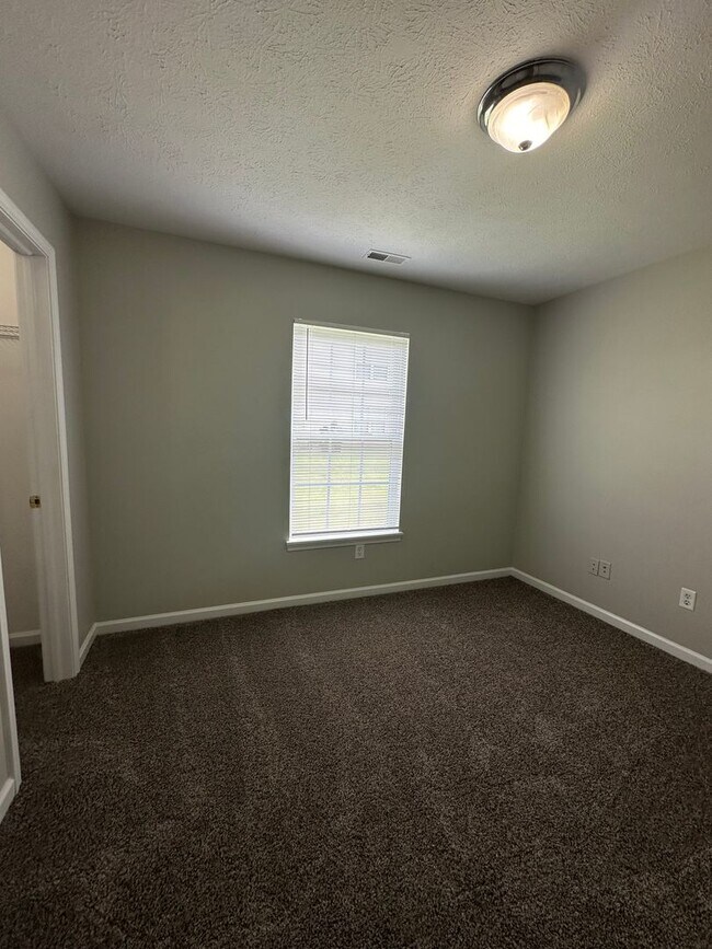 Building Photo - 3 Bedroom House in West Lafayette