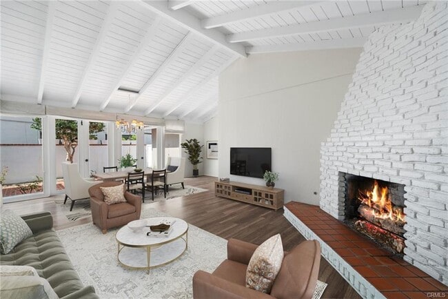 Building Photo - 210 Via Ithaca