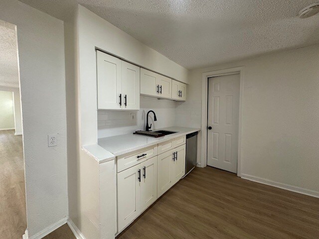 Building Photo - Renovated 3 Bedroom Home Near Riverside And Avondale