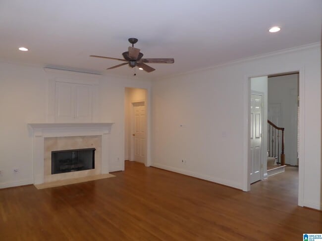 Building Photo - 1040 Cole Cir