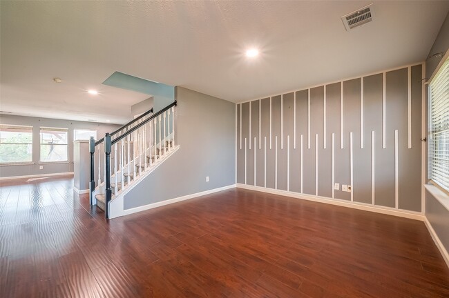 Building Photo - 9226 MacMillan Ln