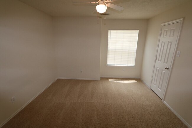 Building Photo - 14418 Fairbuff Ln