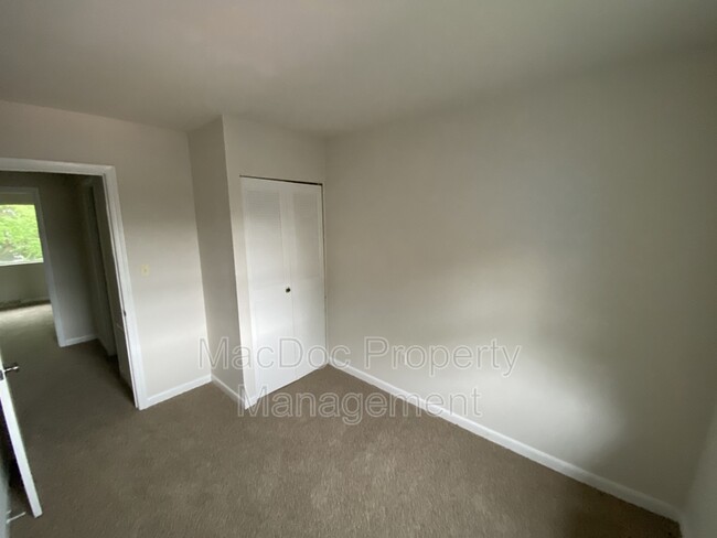 Building Photo - 5209 Heritage Dr