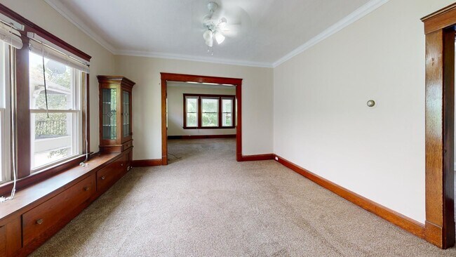 Building Photo - 1285 Cranford Ave