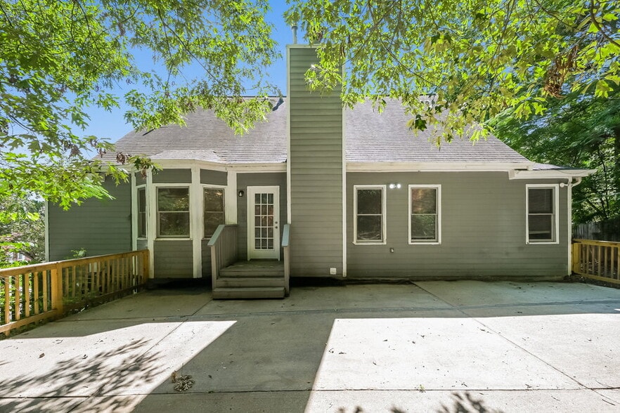 Building Photo - 710 Maggie Mae Ln