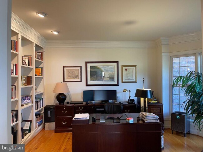 Building Photo - 6915 Bonheim Ct