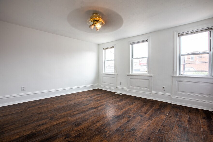 Building Photo - 1810 Larkins Way