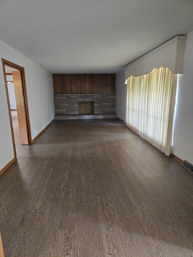 Building Photo - 3109 Dekalb Dr SW