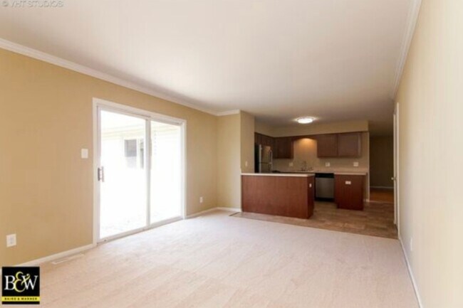 Building Photo - 214 Garden Cir