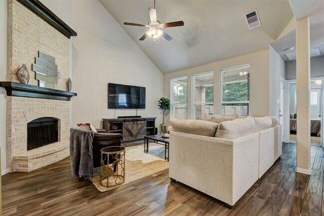 Building Photo - 29809 Woodsons Edge Way