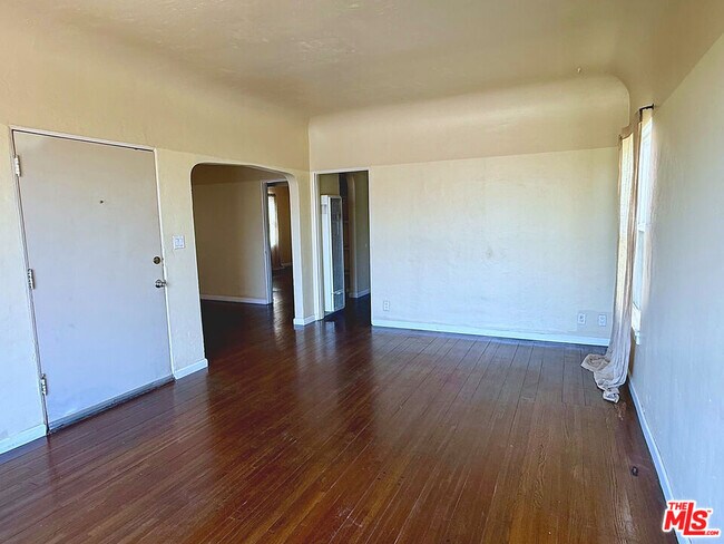 Building Photo - 1295 Cochran Ave